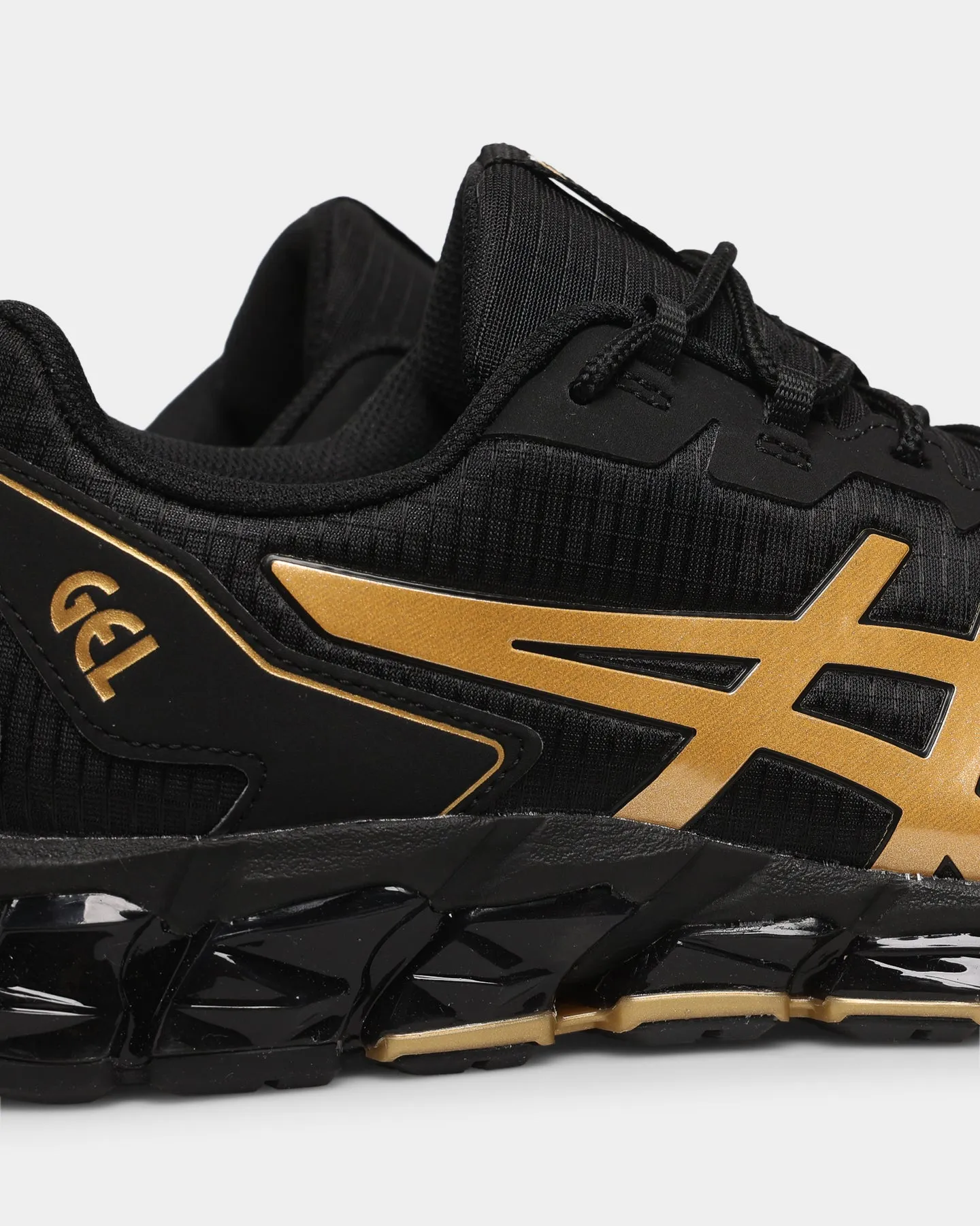 Asics Gel-Quantum 360 6 Black/Pure Gold