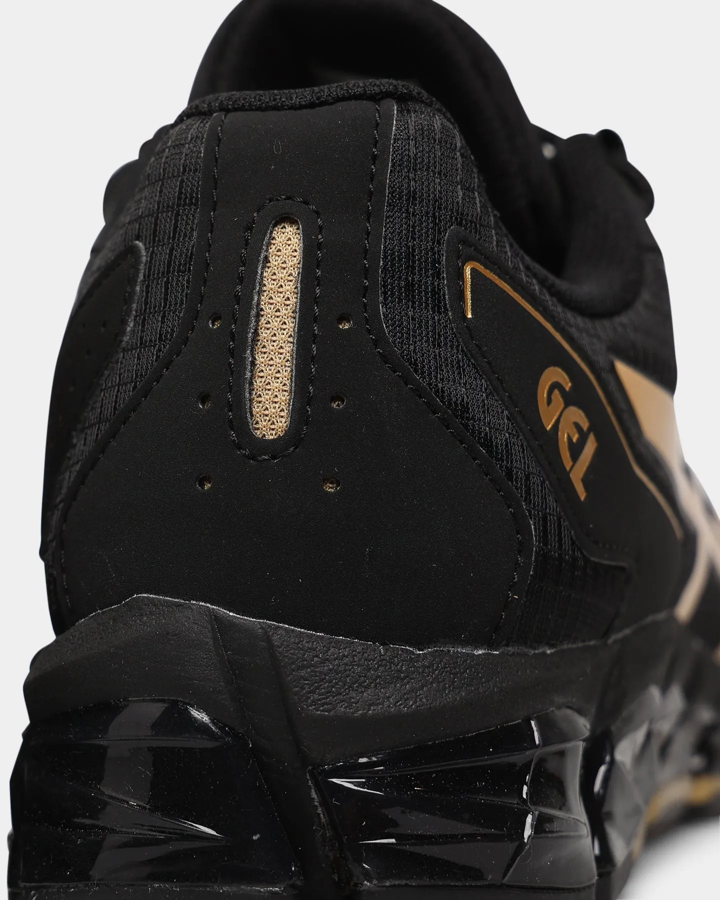 Asics Gel-Quantum 360 6 Black/Pure Gold