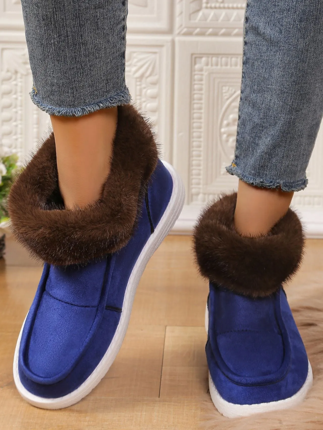 Faux Fur Suede Round Toe Sneakers