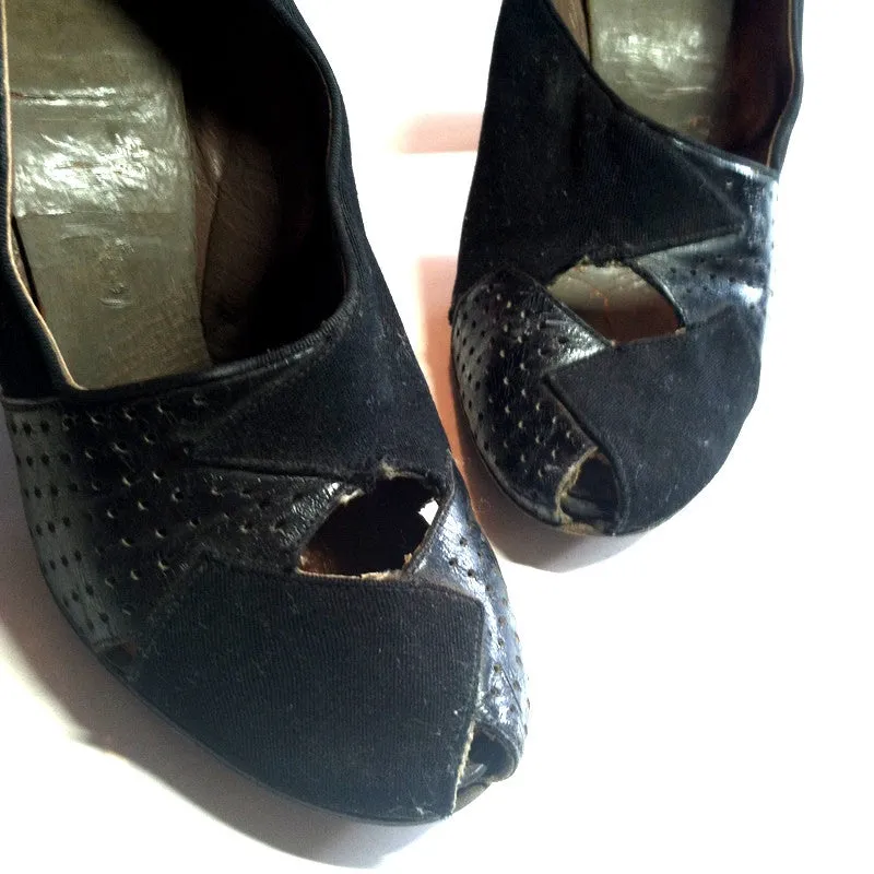 Peaks and Valleys Black Leather and Gabardine Shoes 4.5 circa 1940s