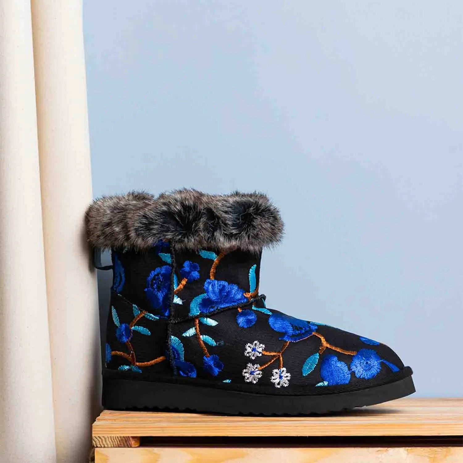 Saint Clarisse Blue Floral Embroidered Suede Leather Snug Boots